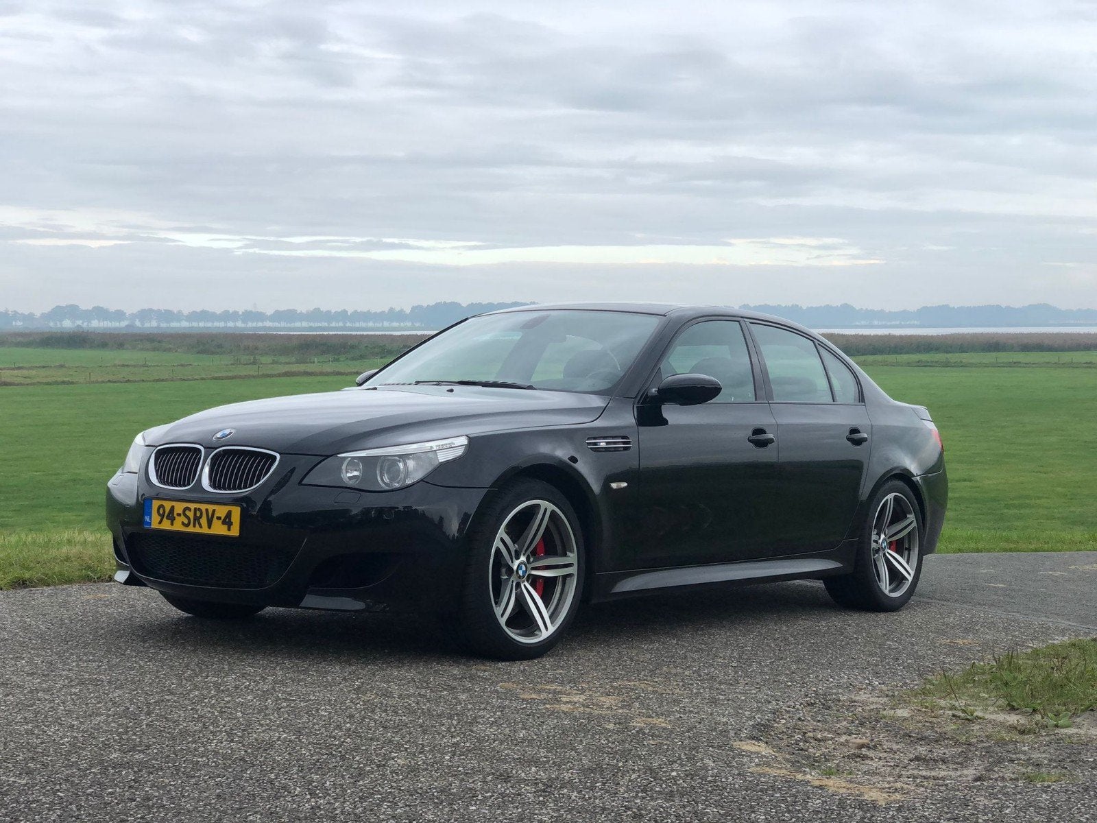 BMW 2005 Zwart, 1800 kg, 508 pk, Zwart, Sedan