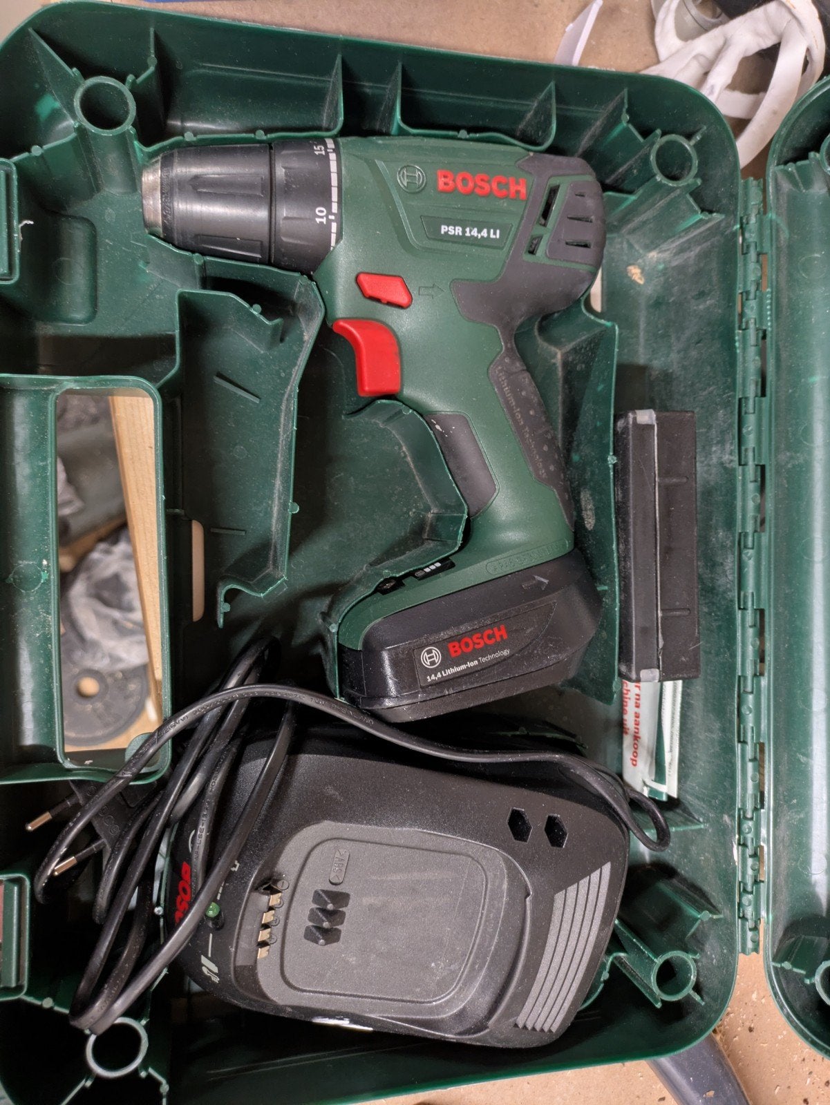Bosch accuboor PSR 14,4 LI met oplader en koffer, Ophalen, Gebruikt, Variabele snelheid, Boor- en Schroefmachine