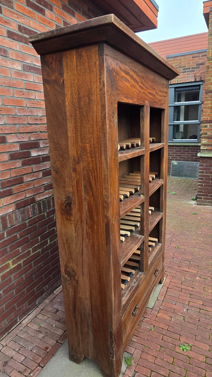 2 wijnkasten met rekken en 1 lege kast - apart verkrijgbaar, Ophalen