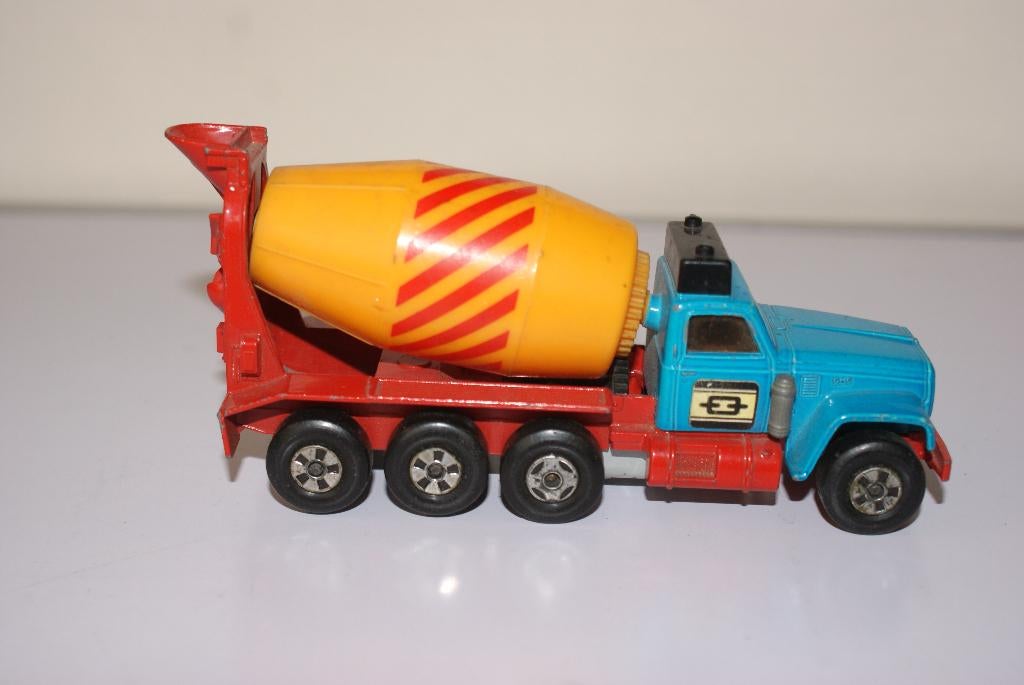 Matchbox KZ 6 GMC betonmixer., Hobby en Vrije tijd, Modelauto's | 1:50, Ophalen of Verzenden, Gebruikt, Bus of Vrachtwagen, Matchbox