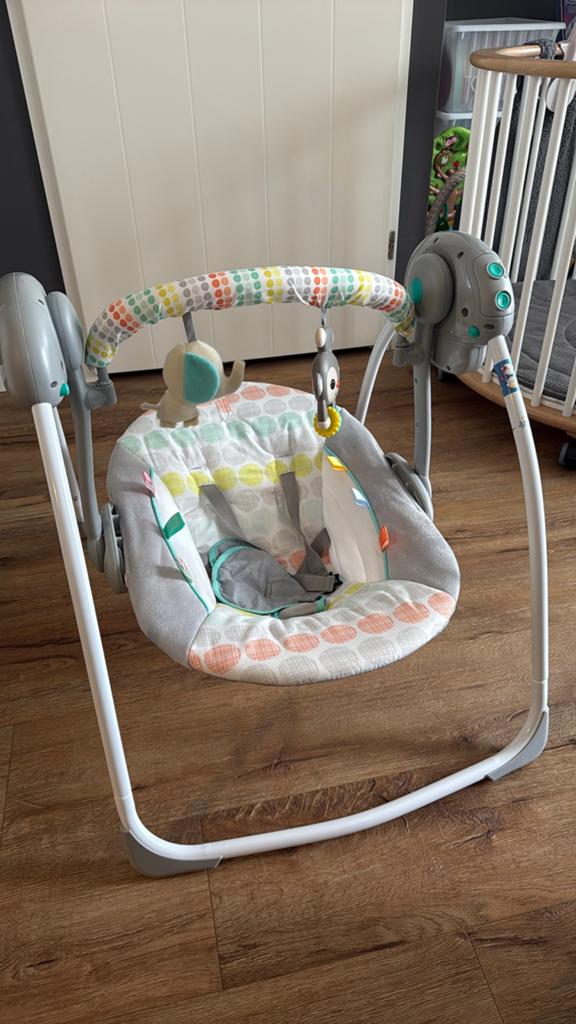 Bright Starts babyschommel met geluid, Kinderen en Baby's, Speelgoed | Babyspeelgoed, Ophalen, Zo goed als nieuw, Overige typen