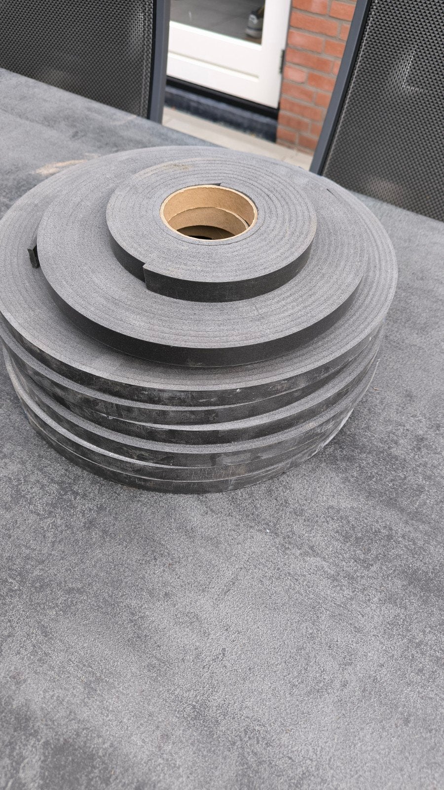 Zelfklevende isolatietape - Grijs schuim, Overige materialen, Nieuw, 15 m² of meer, Ophalen