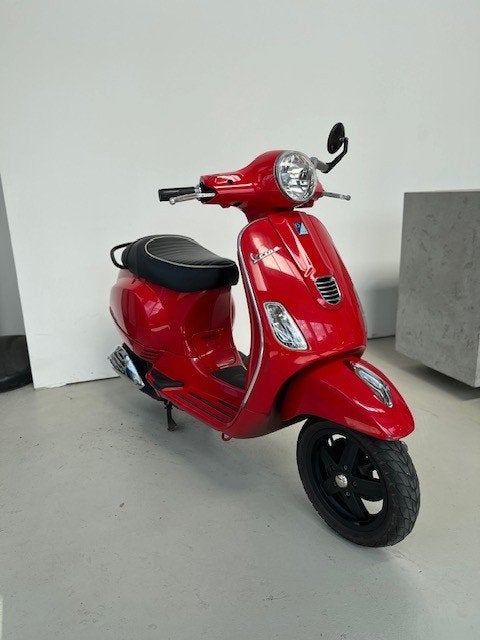 Vespa LX 45km rood, Fietsen en Brommers, Ophalen of Verzenden, Nieuw, Overige typen, Vespa