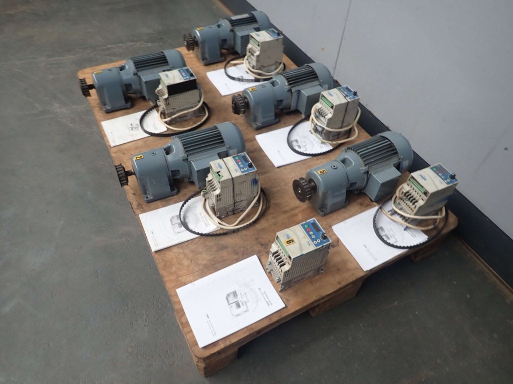 Electromotor + vertragingskast + frequentieregelaar 150rpm, Niet ingevuld, Gebruikt, Niet ingevuld, Ophalen of Verzenden