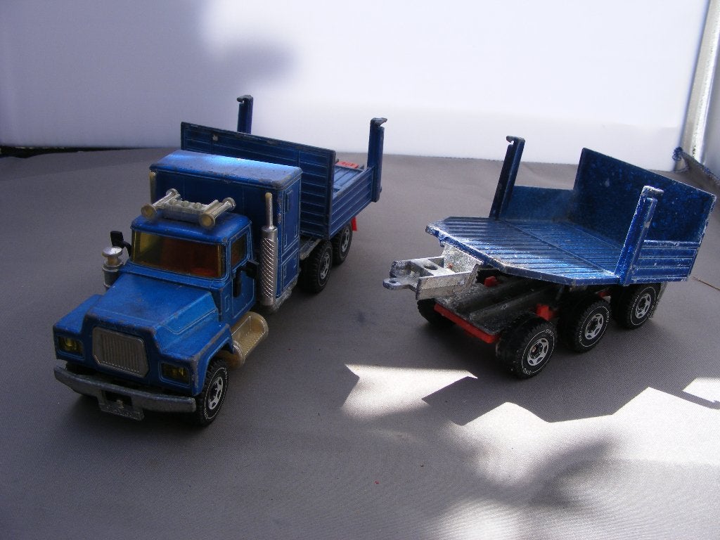 Mack vrachtwagen met aanhanger SIKU incompleet, Hobby en Vrije tijd, Ophalen of Verzenden, Gebruikt, Bus of Vrachtwagen, SIKU