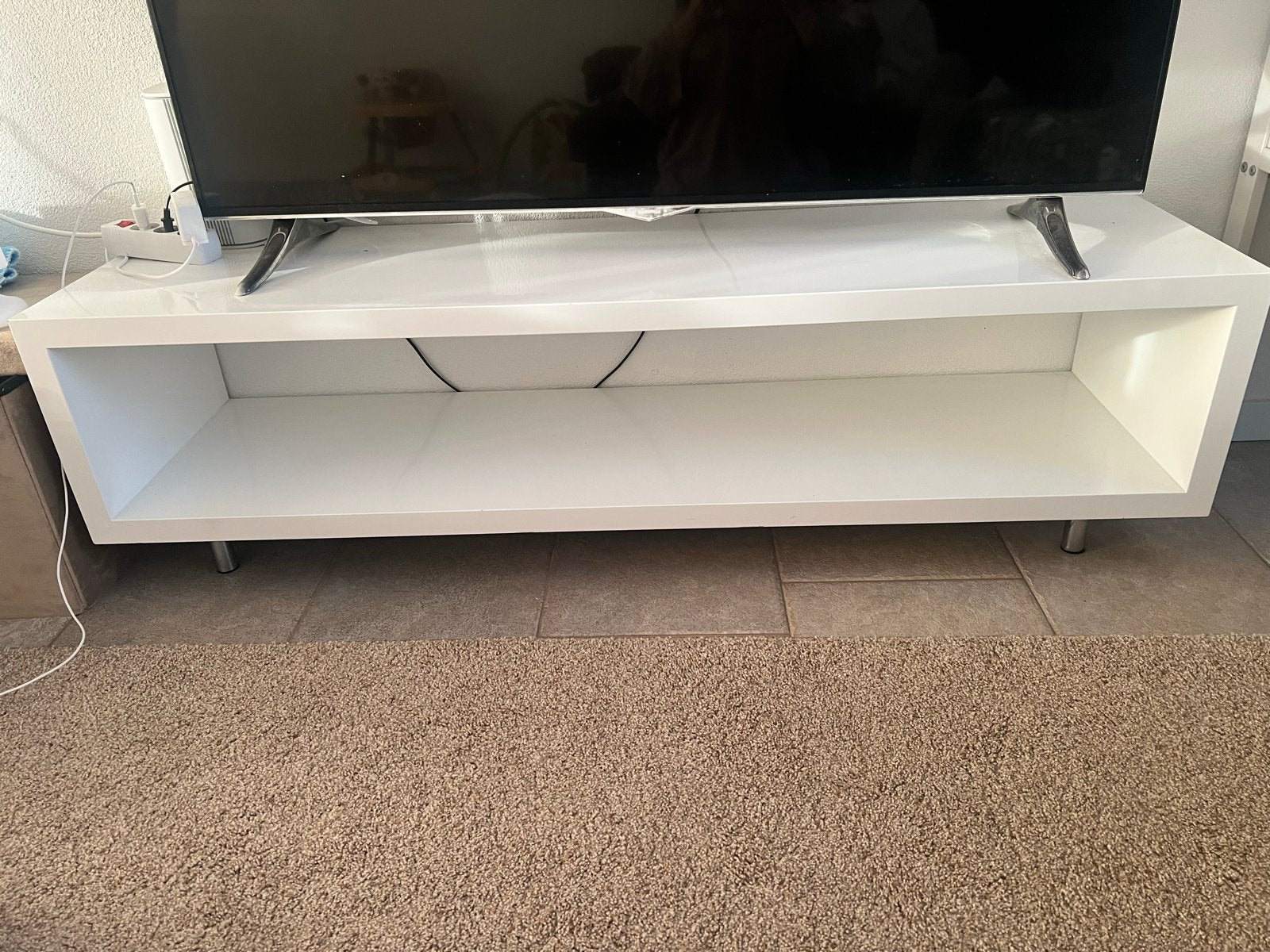 Witte TV-meubel met open vakken, Overige materialen, Gebruikt, 100 tot 150 cm, Ophalen of Verzenden