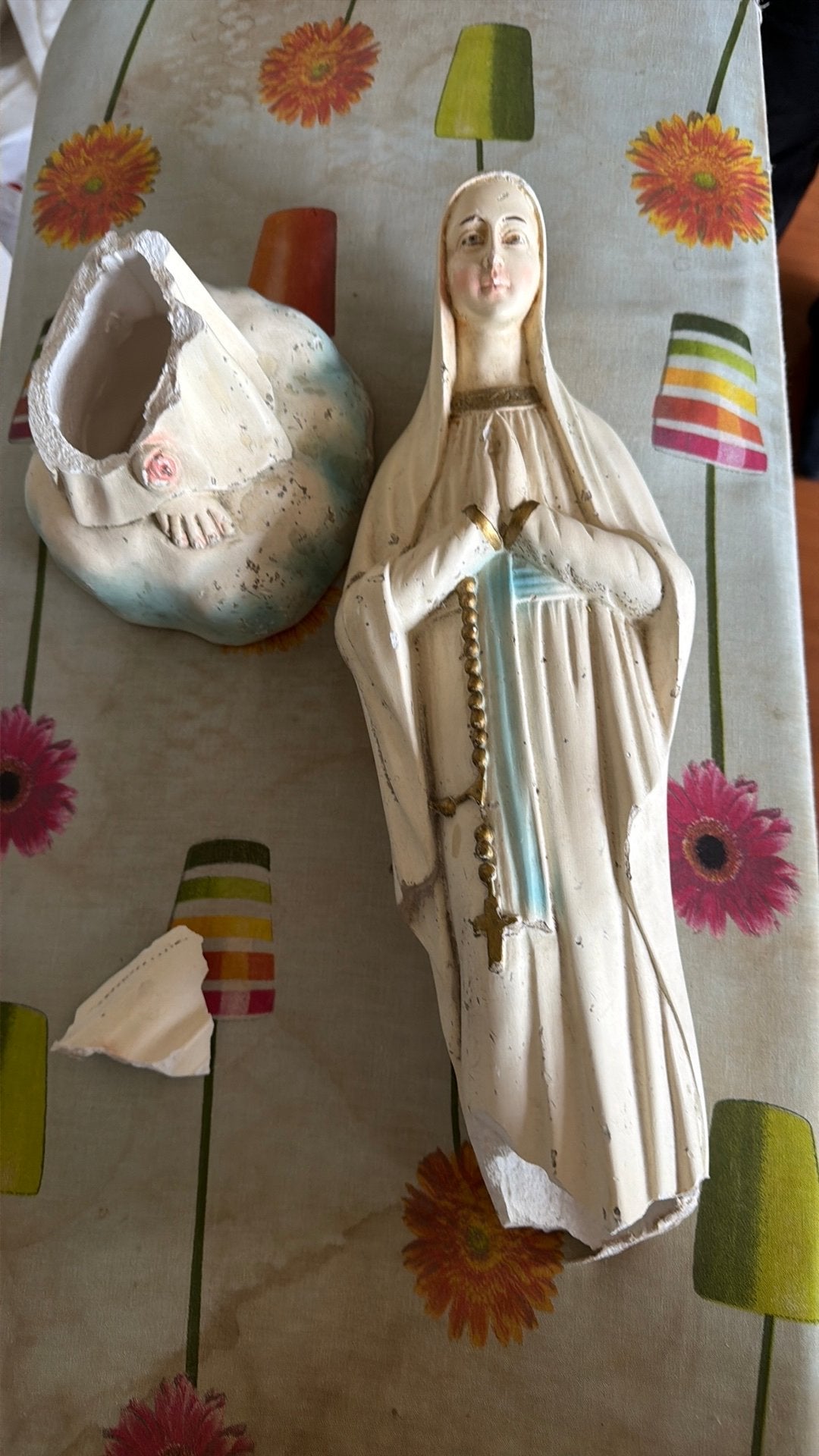 Gratis Maria beeld in stukken, Antiek en Kunst, Ophalen