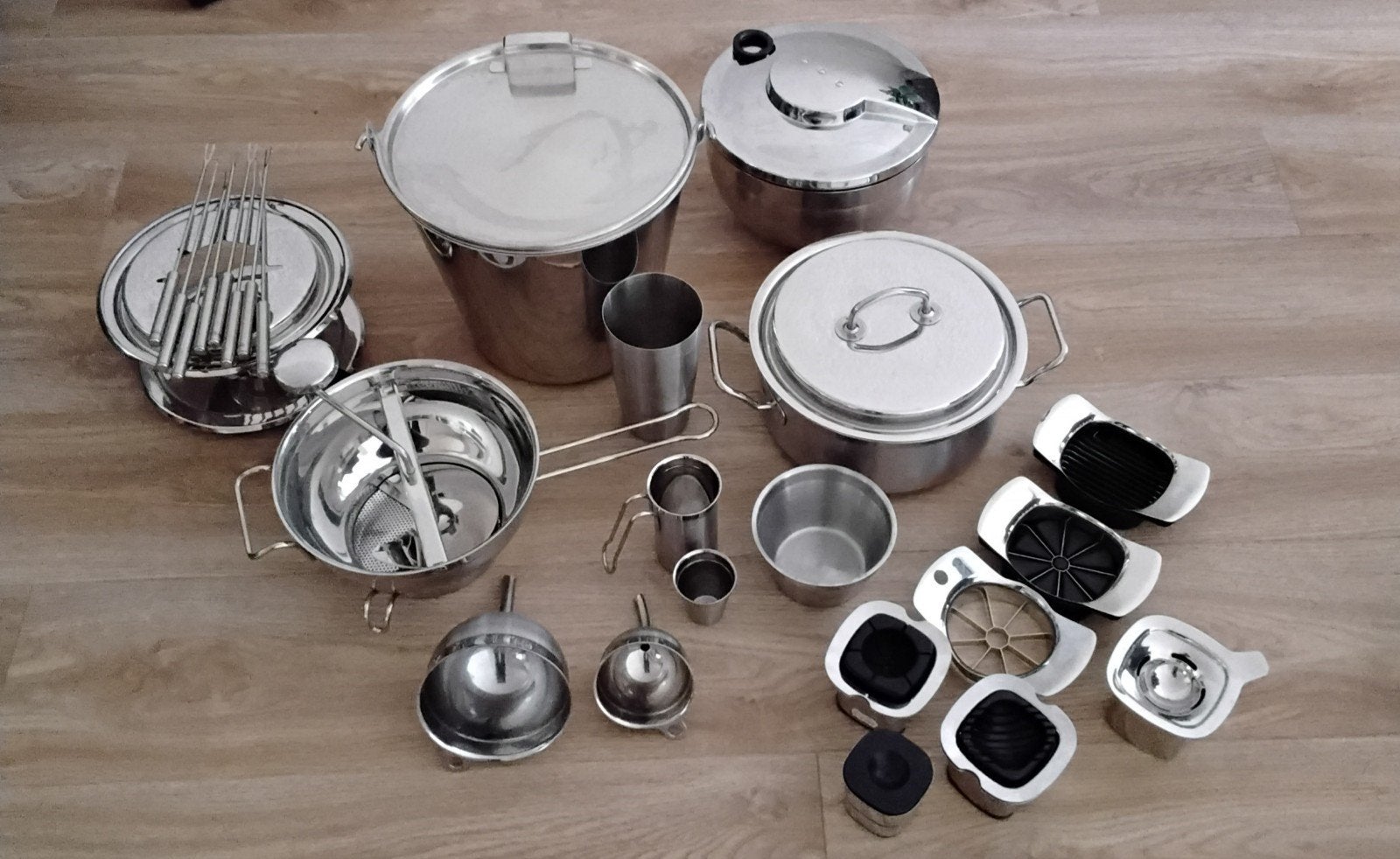 nieuwe rősle keuken benodigdheden rvs pan centrifuse enz, Ophalen, Nieuw