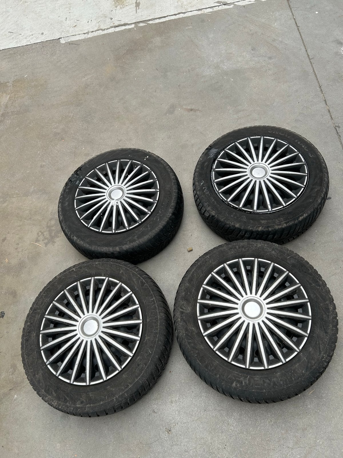 Peugeot 206 Winterbanden met wieldoppen 175/65 R14 M&S, Ophalen, Gebruikt