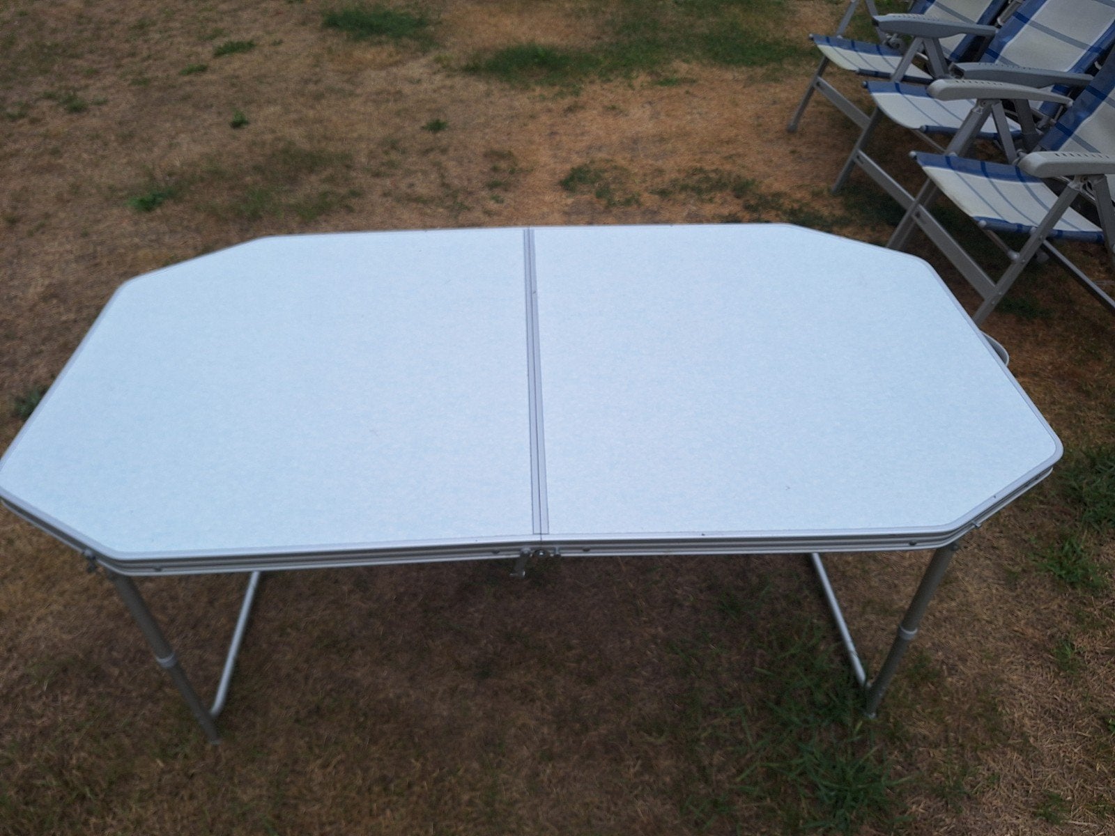 camping tafel - gereserveerd wdb, Caravans en Kamperen, Ophalen, Gebruikt, Campingtafel