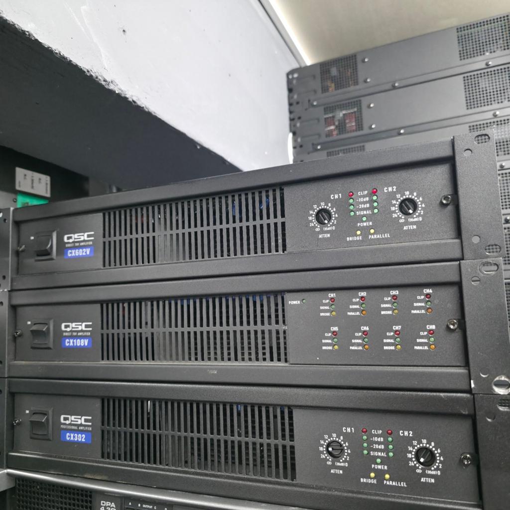QSC versterkers CX & DCA series, Ophalen of Verzenden, 120 watt of meer, Front, Rear of Stereo speakers, Overige merken