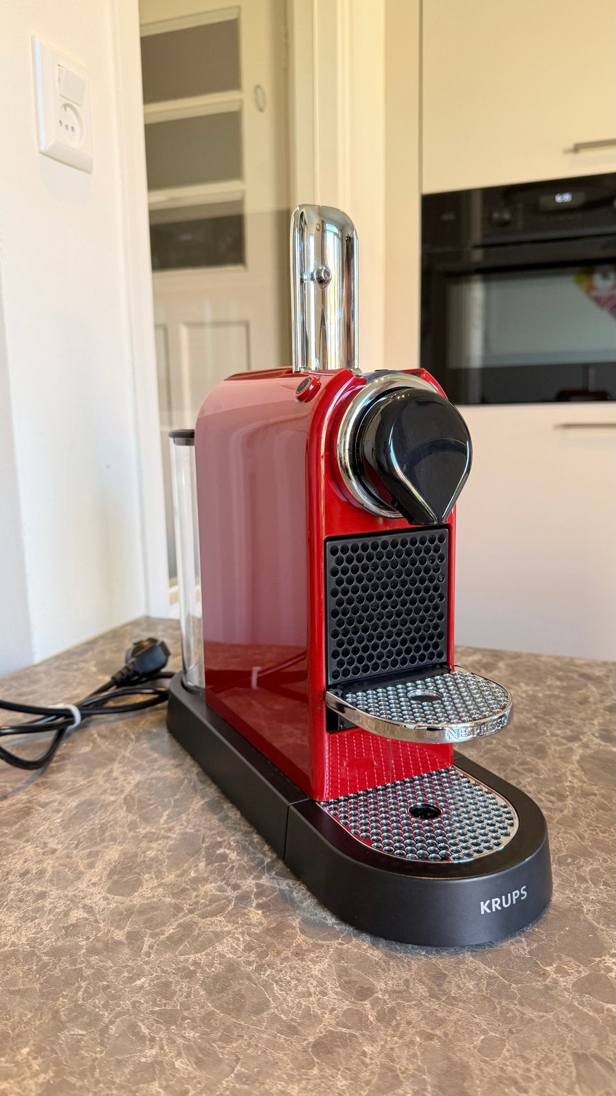 Nespresso Krups CitiZ - Rood, Ophalen, Espresso apparaat, Zo goed als nieuw, 1 kopje