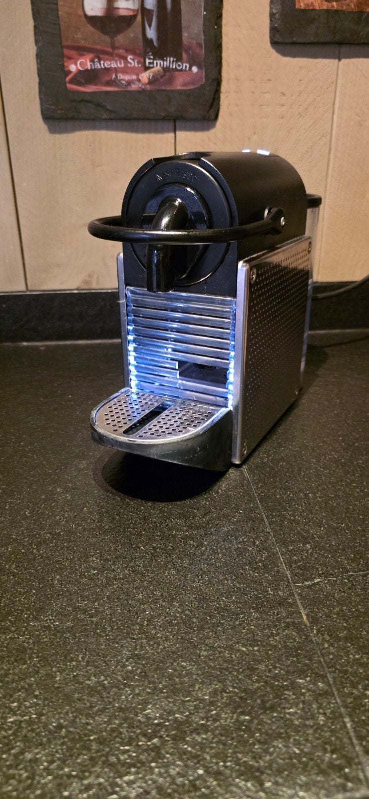 Nespresso Inissia Koffiemachine - Zwart, Espresso apparaat, Ophalen of Verzenden, Zo goed als nieuw, 1 kopje