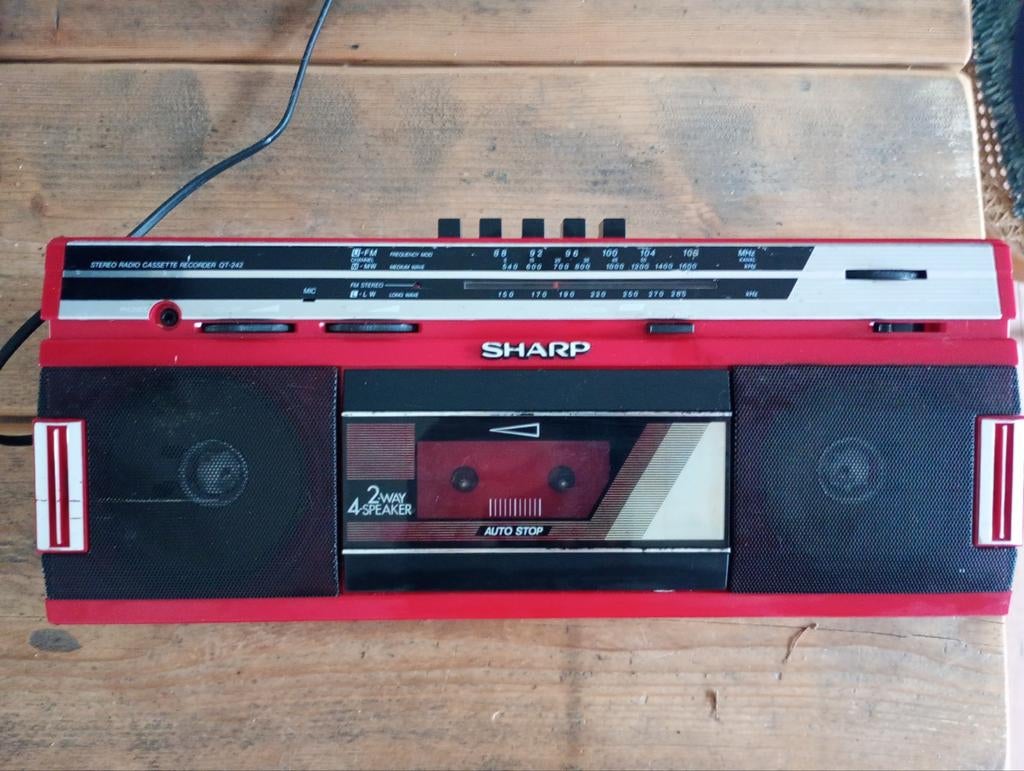 Vintage jaren '80 radio met cassette Sharp, Audio, Tv en Foto, Radio's, Ophalen of Verzenden, Gebruikt, Radio
