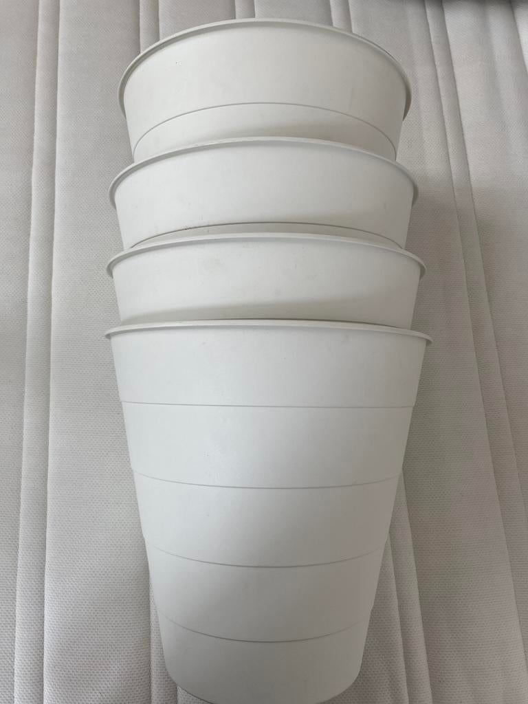 Te koop 4x IKEA Fniss prullenbak wit plastic, Kunststof, Rond, Ophalen of Verzenden, Zo goed als nieuw