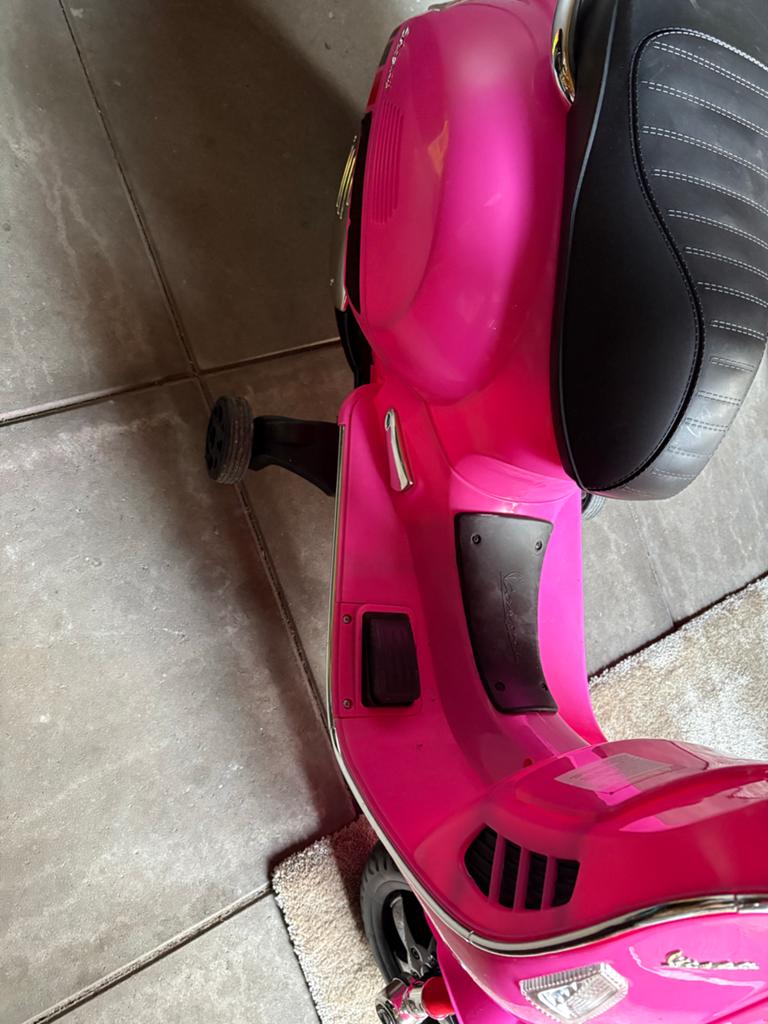 Roze Vespa scooter voor kinderen (2-4 jaar), Ophalen of Verzenden, Zo goed als nieuw