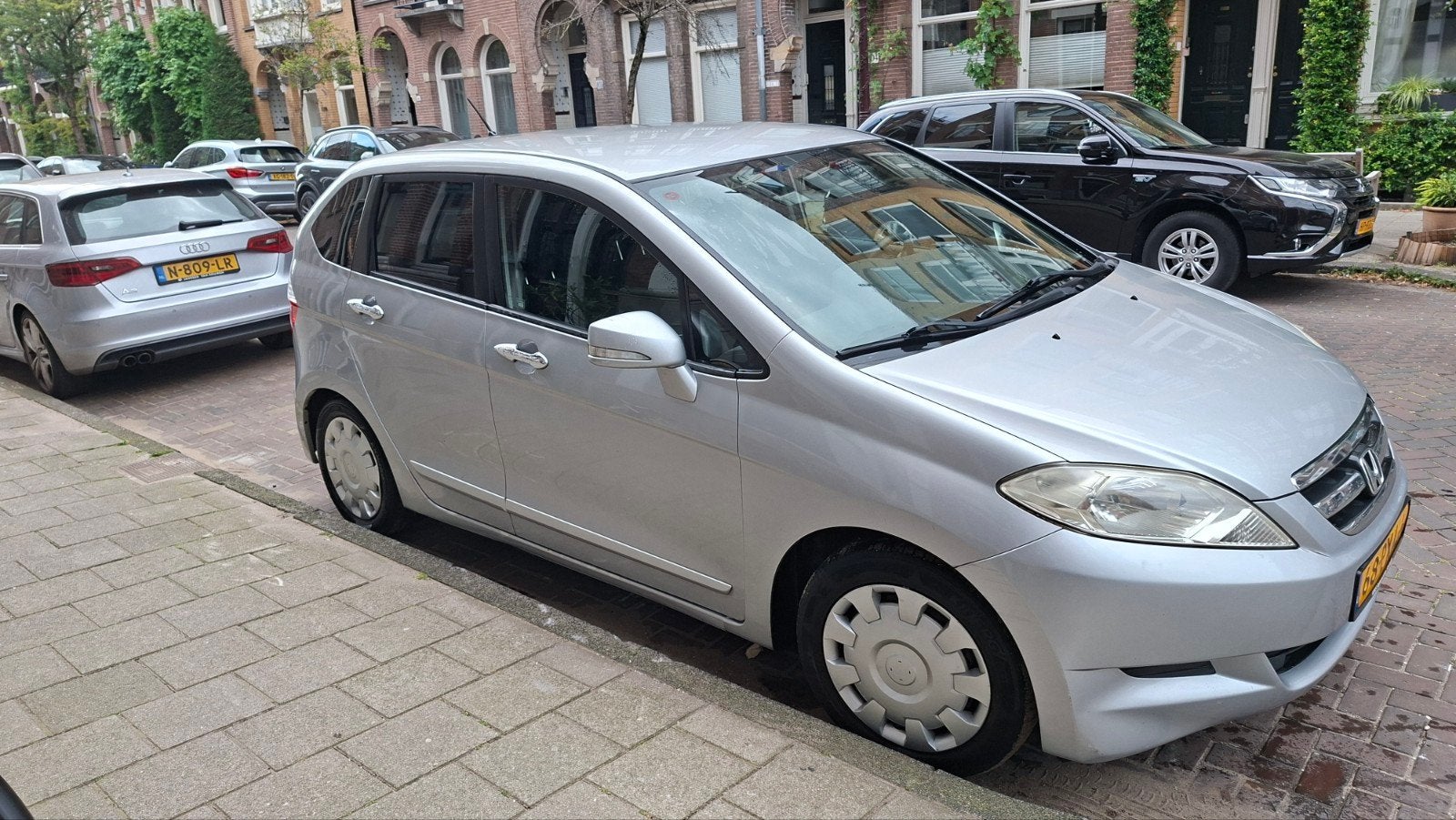 Honda FR-V 1.7 I 2005 Grijs, Auto's, 125 pk, 4 cilinders, FR-V, 75 €/maand