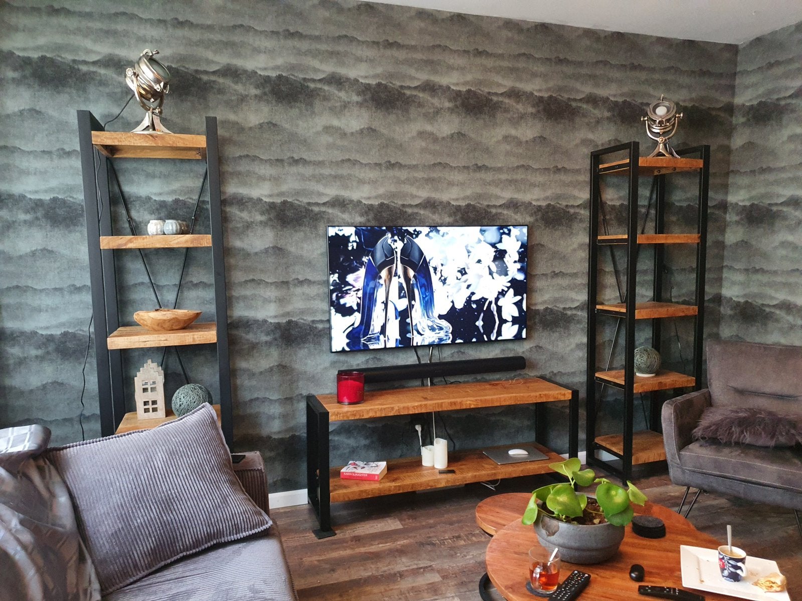 Mooie industrieele mangohouten kast Britt, Met plank(en), 50 tot 100 cm, Zo goed als nieuw, 25 tot 50 cm