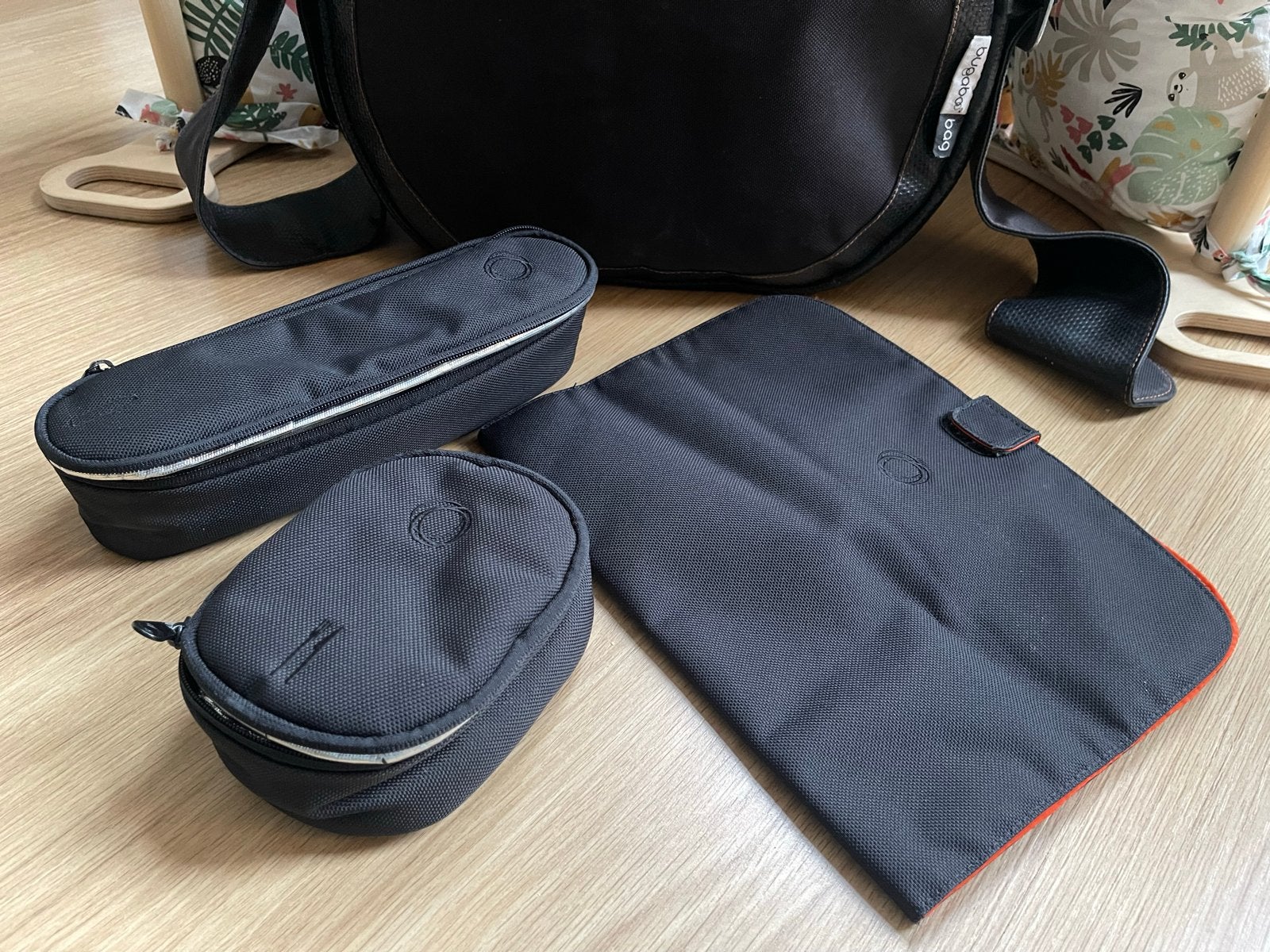 Bugaboo Schoudertas met Verschoonmatje en Warmhouders, Ophalen, Zo goed als nieuw, Bugaboo