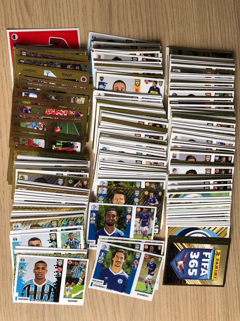 Grote collectie Panini FIFA 365 2019 voetbalplaatjes 500x, Verzamelen, Sportartikelen en Voetbal, Zo goed als nieuw, Spelerskaart