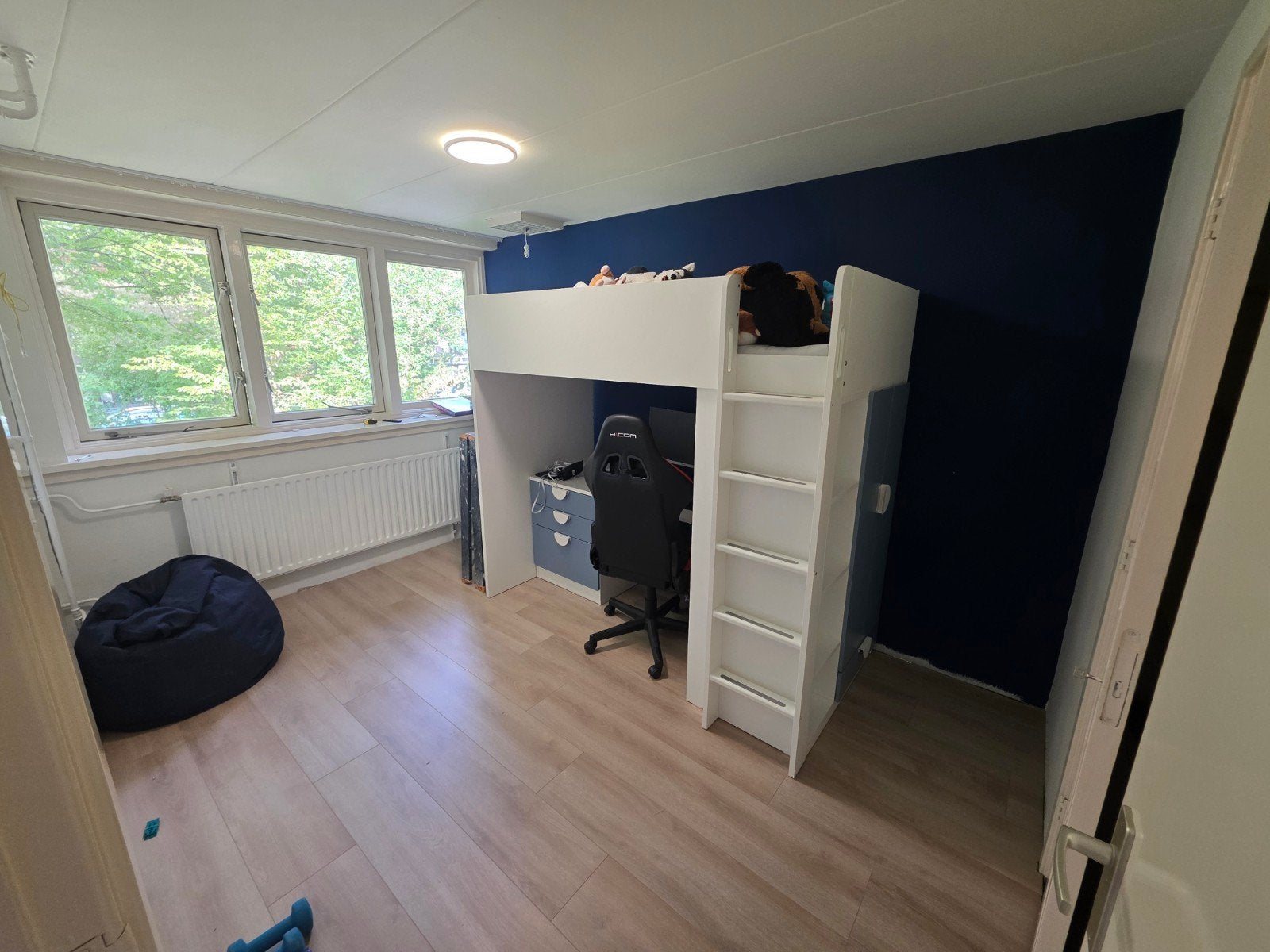 Hoogslaper met bureau en opbergruimte ikea smastad, Ophalen of Verzenden
