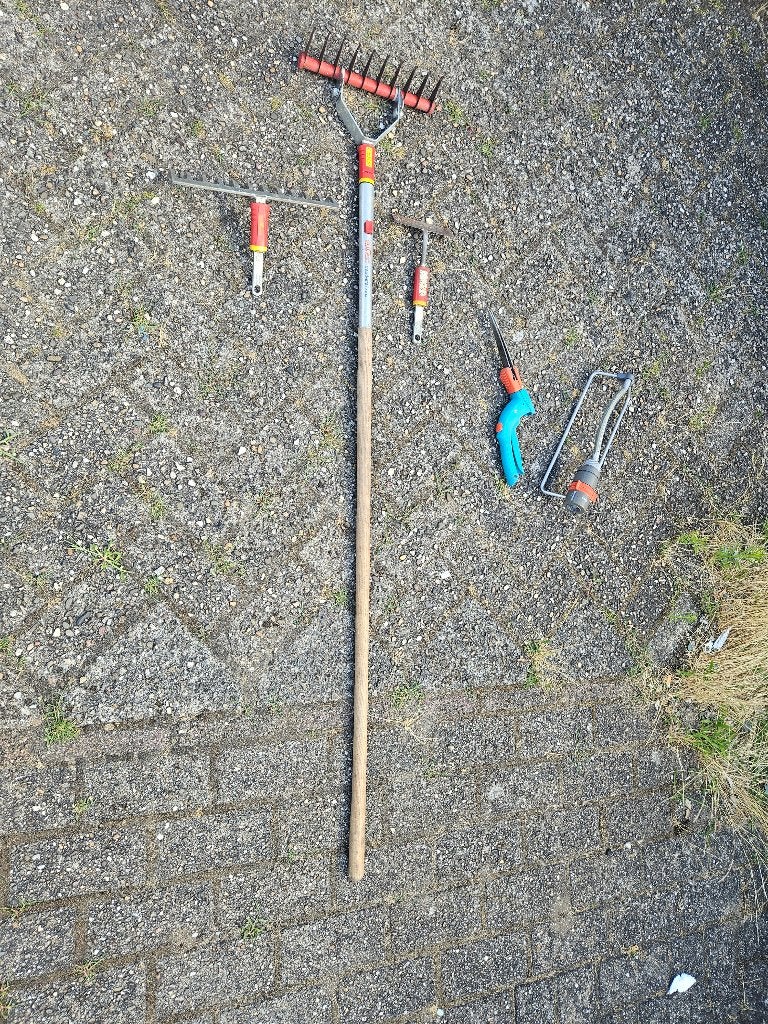 Divers onmisbaar gereedschap voor gazon onderhoud, Tuin en Terras, Hand-tuingereedschap, Ophalen, Gebruikt, Hark, Gardena
