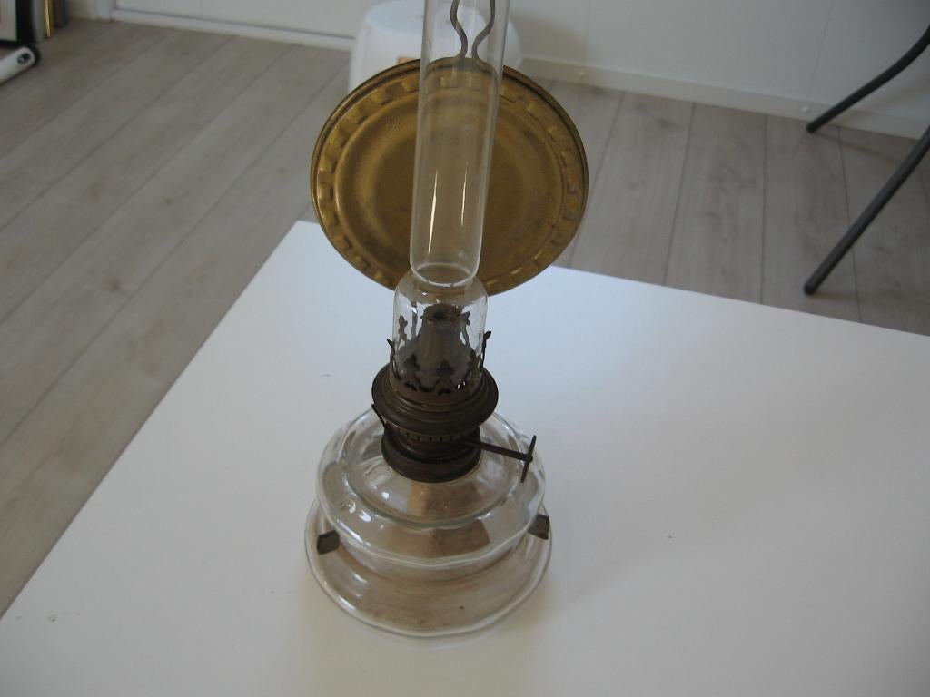 oud olie lampje met messing blaker + ophanghaak €25,00, Antiek en Kunst, Ophalen of Verzenden, Koper