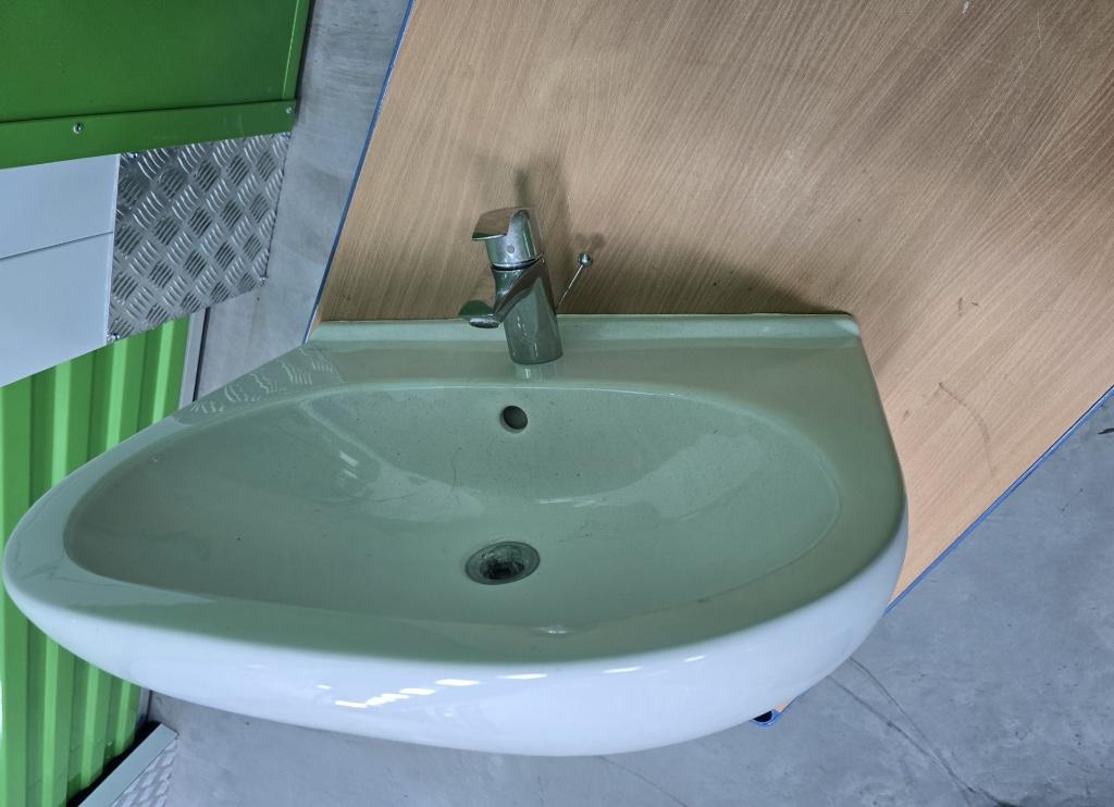 wastafel badkamer + kraan, Ophalen, Nieuw, 50 tot 100 cm, Minder dan 100 cm