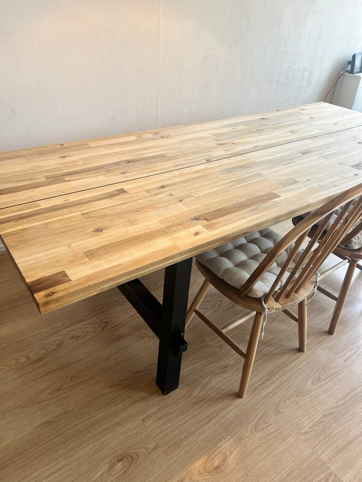 IKEA SKOGSTA eettafel met 4 stoelen en 1 bank, Ophalen, Gebruikt, 50 tot 100 cm, Vijf personen of meer