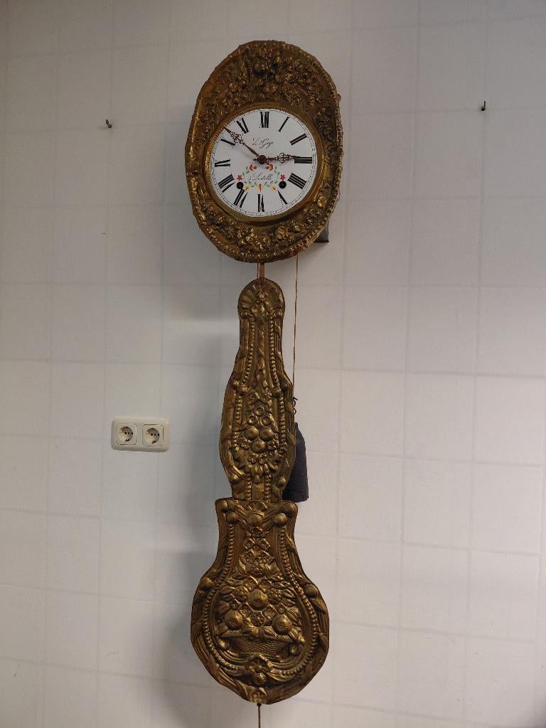 Franse Comtoise klok met bloemslinger, Lestelle., Ophalen