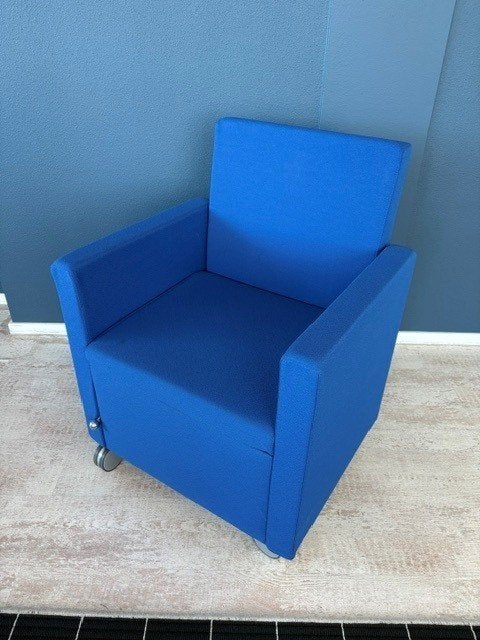 Fauteuil verrijdbaar en verstelbaar, stof blauw, 75 tot 100 cm, Ophalen of Verzenden, Zo goed als nieuw, Metaal
