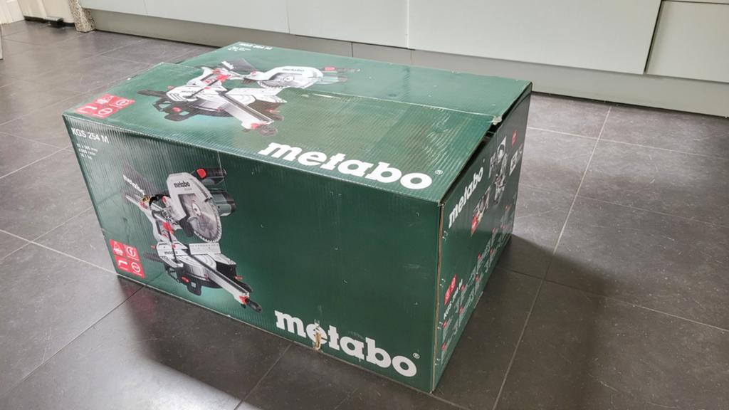 Nieuwe Metabo KGS 254 M, Doe-het-zelf en Verbouw, Gereedschap | Zaagmachines, 70 mm of meer, Nieuw, Ophalen of Verzenden, Afkortzaag