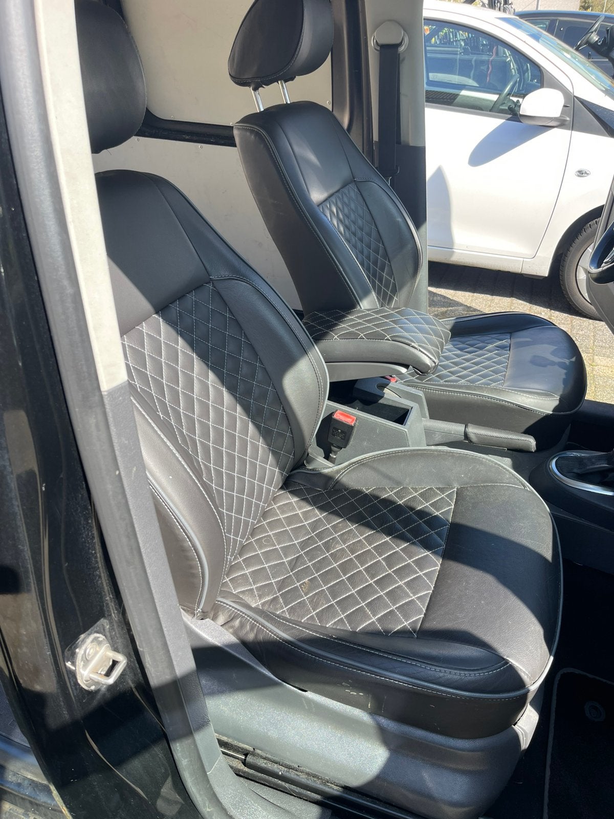Vw caddy met maximum opties 142 pk, Auto's, Zwart, Volkswagen, Diesel, 710 kg