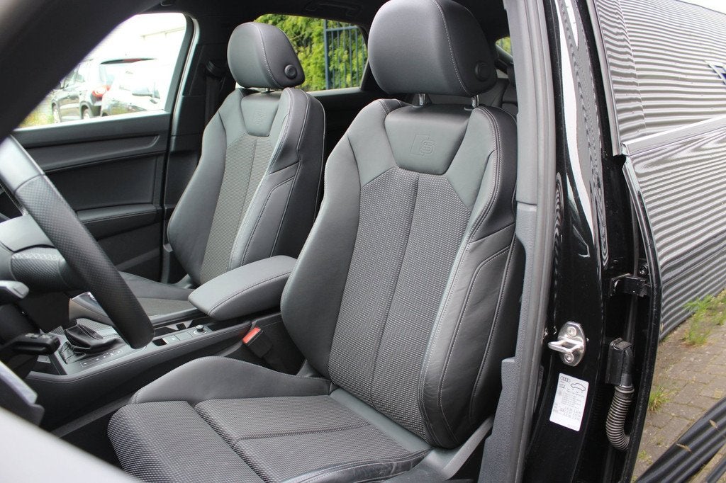 Audi Q3 Sportback 45 TFSI e 3x S-Line | Panoramadak| 360 Cam, Auto's, Gebruikt, Zwart, Automatische klimaatregeling, Leder en Stof