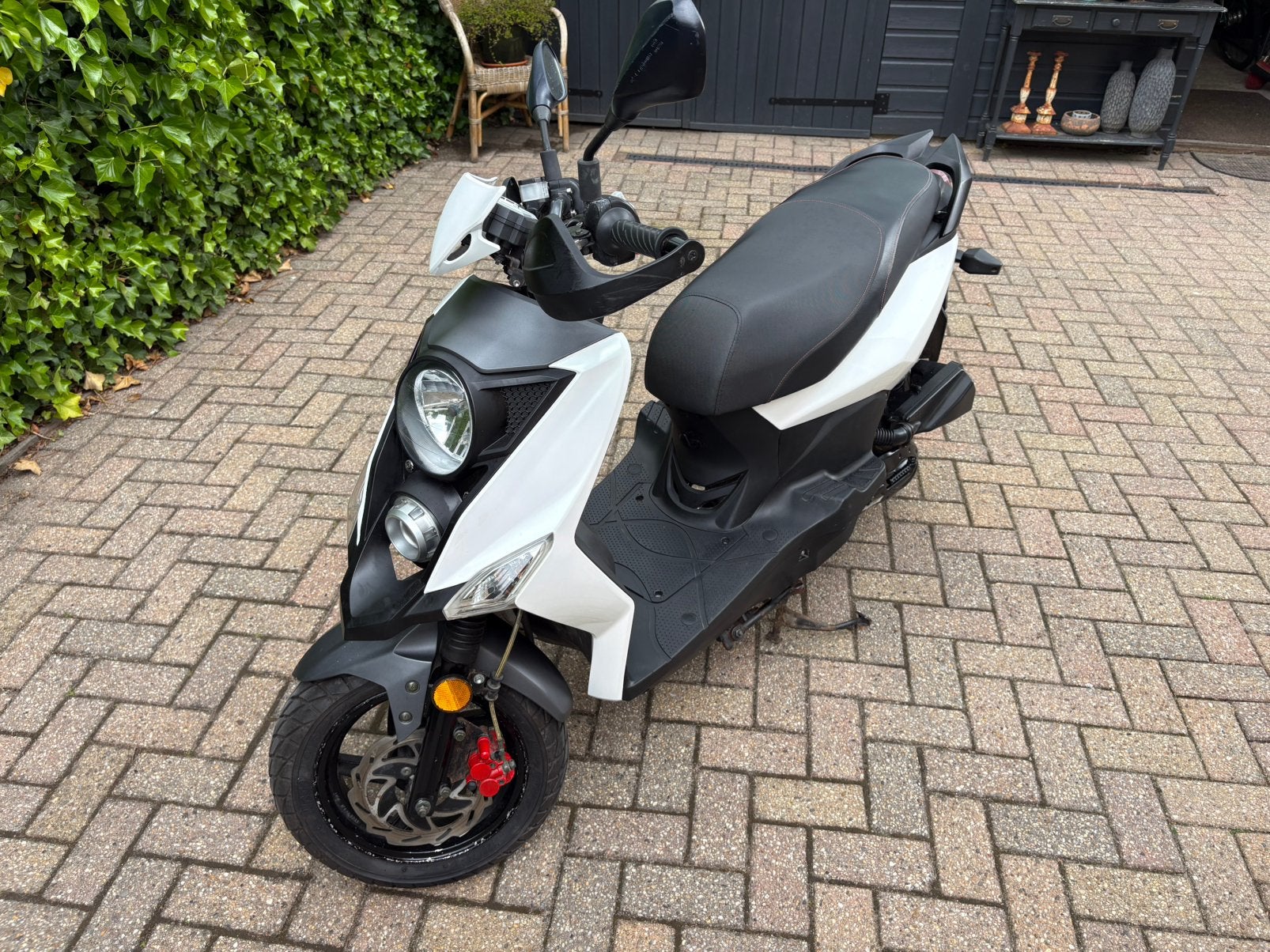 Zeer nette SYM Crox scooter + accessoires, Fietsen en Brommers, Scooters | SYM, Ophalen, Overige modellen, Maximaal 45 km/u, 49 cc