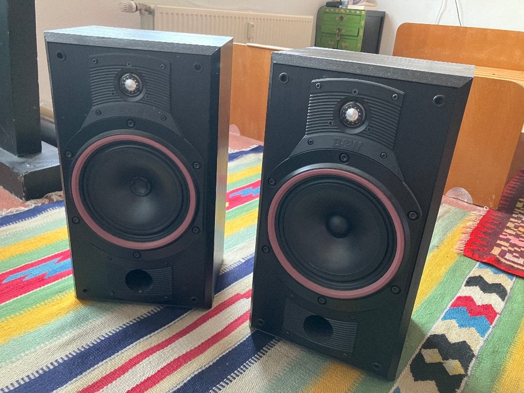 B&W DM310 Speakers