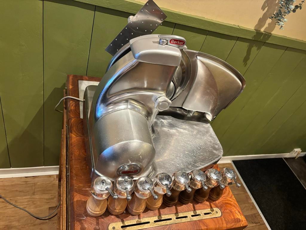 Berkel Snijmachine Model 834 - Klassieke Vleessnijder, Ophalen