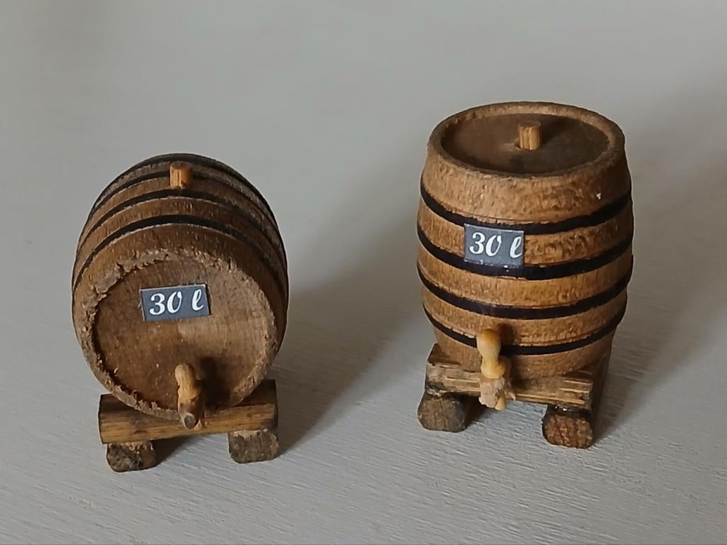 Miniatuur houten tonnetjes 1:12, Ophalen of Verzenden, Zo goed als nieuw, Decoratie