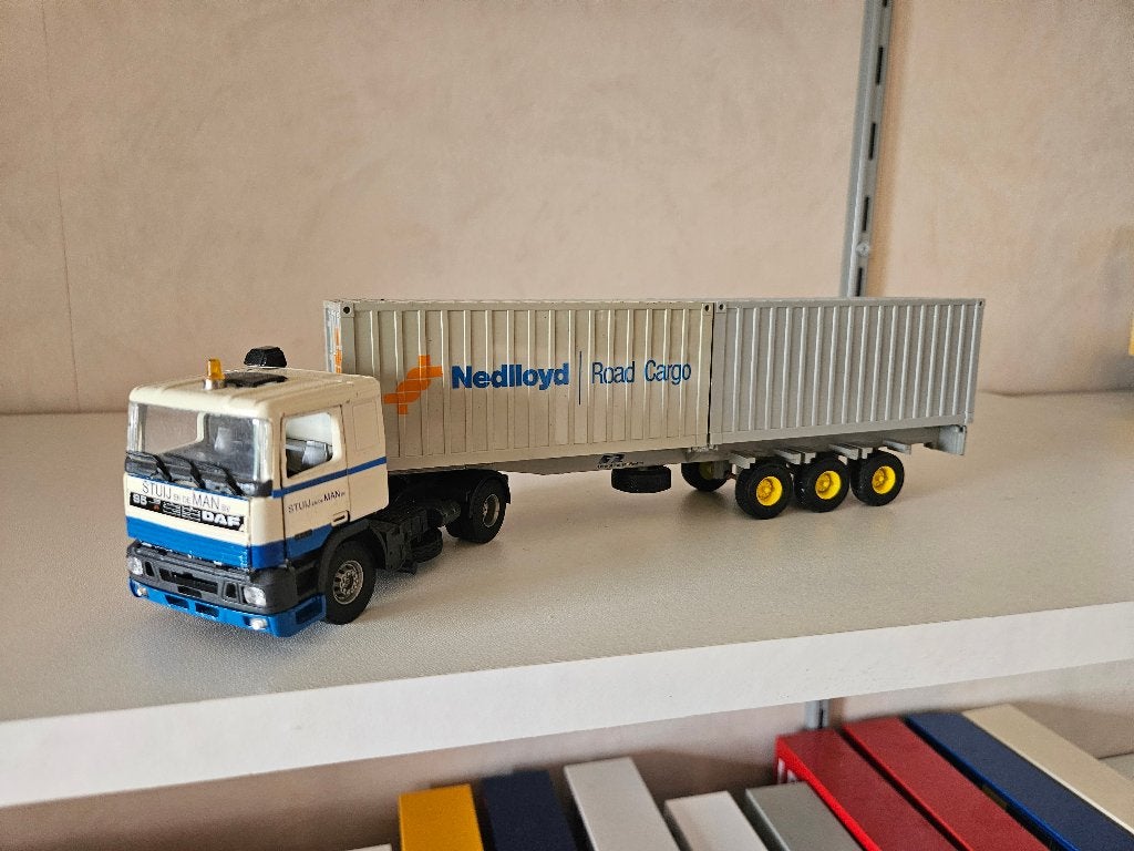 1:50 trucks  25euro per stuk, Ophalen of Verzenden, Zo goed als nieuw, Bus of Vrachtwagen, Tekno