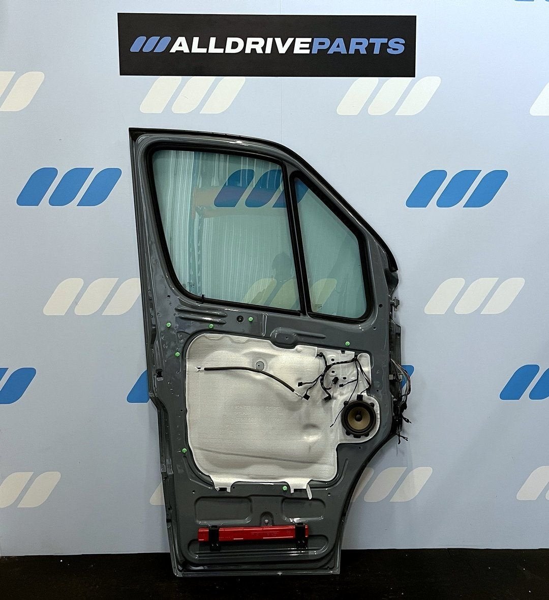 Voorportier L Mercedes Sprinter W906 grijs 7224 A9067200005, Auto-onderdelen, Gebruikt, -, Deur, -