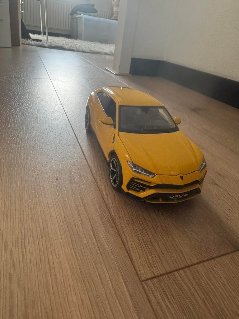 Modelauto Lamborghini Urus, Ophalen, Zo goed als nieuw, Overige merken