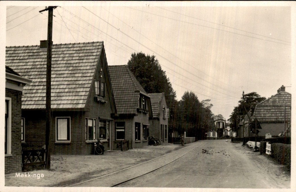 Makkinga - Straat - Huizen en rails, Verzamelen, Ophalen of Verzenden, 1920 tot 1940, Ongelopen, Friesland