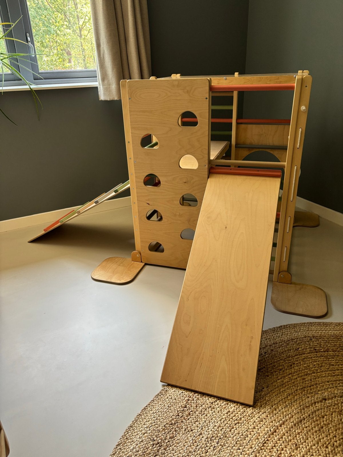 Houten klimtoestel met glijbaan en klimnet, Ophalen, Zo goed als nieuw