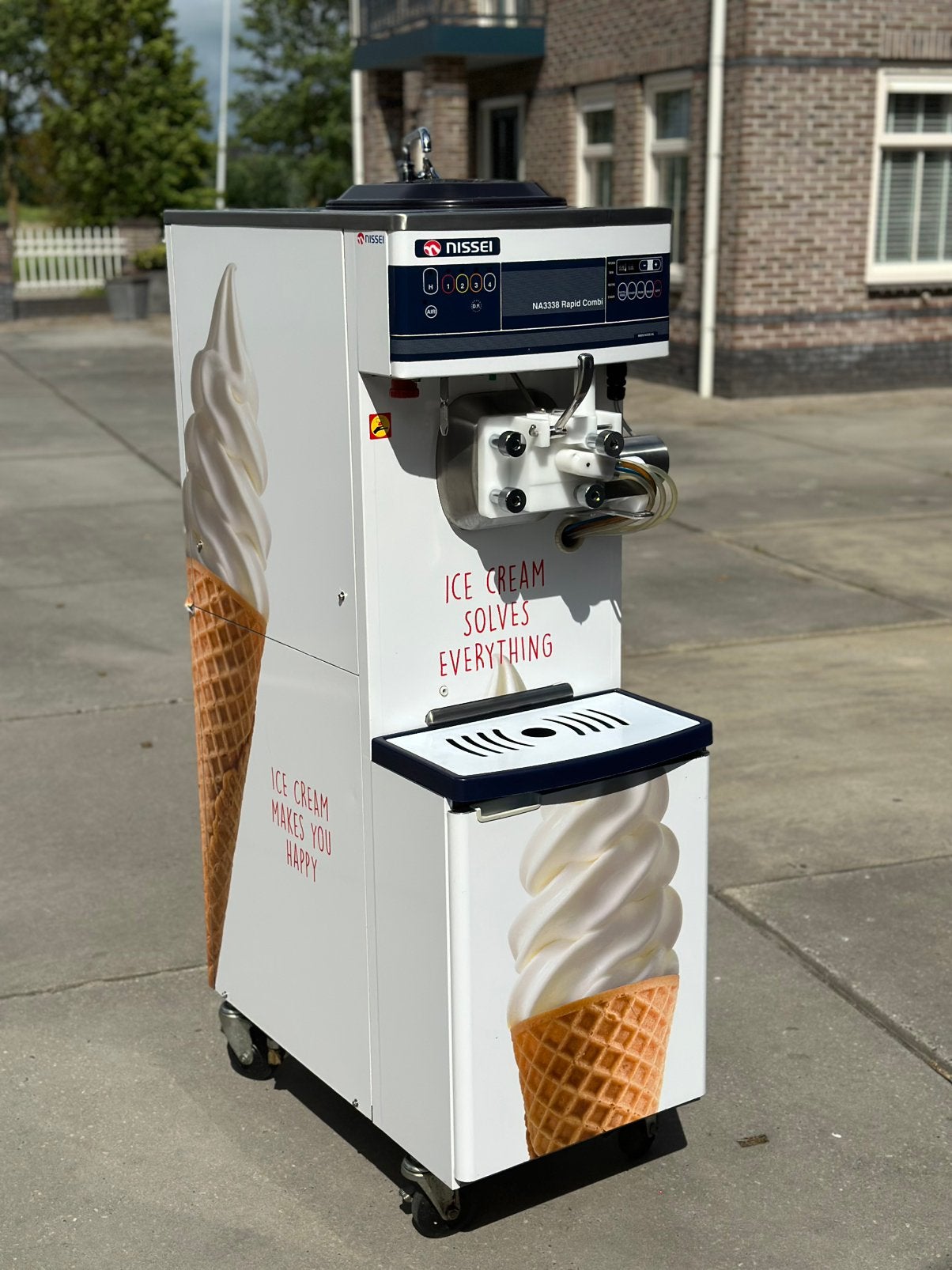 Nissei NA3338 Rapid Combi Softijsmachine - 2020, Zakelijke goederen, Horeca | Keukenapparatuur, Ophalen, Gebruikt, Nissei, Koelen en Vriezen