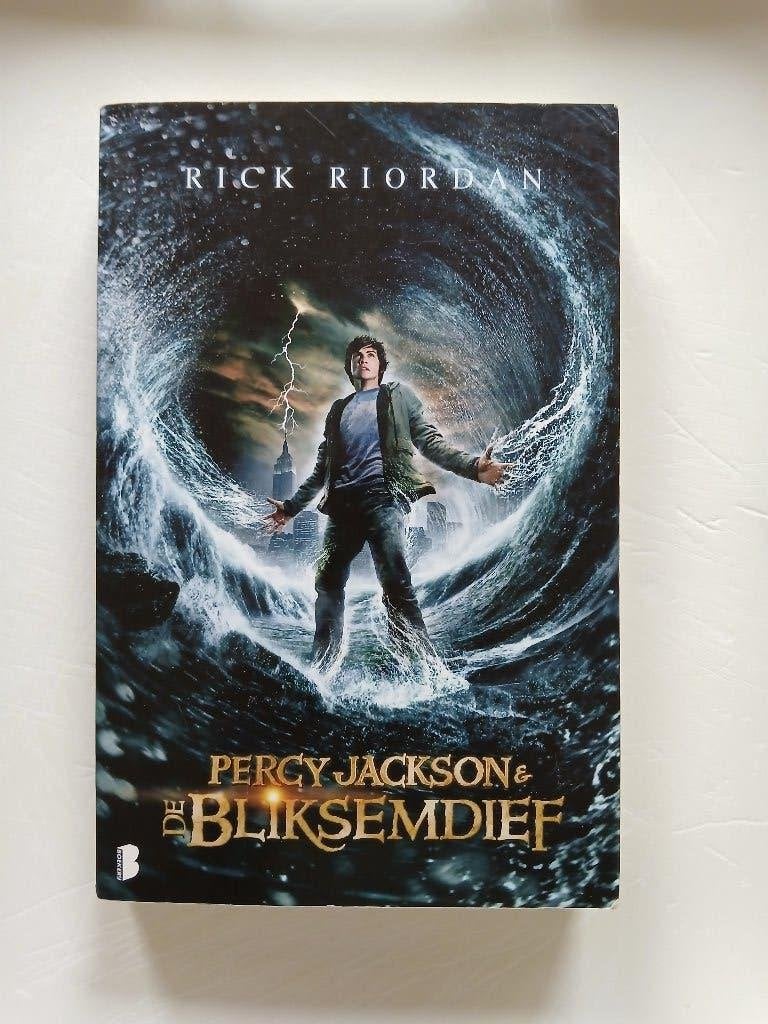 Rick Riordan - Percy Jackson en De bliksemdief, Boeken, Ophalen of Verzenden, Zo goed als nieuw, Rick Riordan