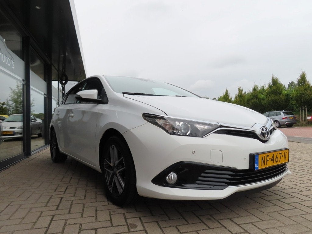 Toyota AURIS 1.2T Dynamic Ecc Cruise Led 2x Pdc Trekhaak 201, Auto's, 450 kg, Gebruikt, Euro 6, 4 cilinders