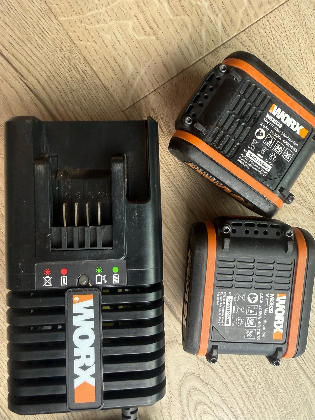 Worx Acculader met 2x 16V Max Lithium-Ion Accu's, Doe-het-zelf en Verbouw, Gereedschap | Boormachines, Gebruikt, Overige typen