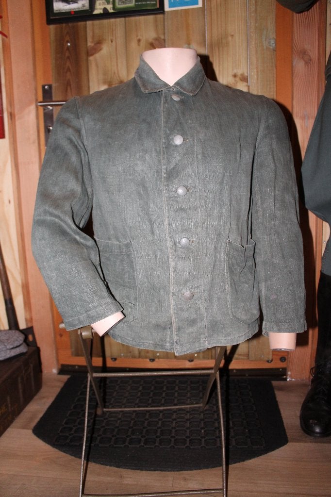 Duitse Drillich Jasje Groen 1941 WO2, Verzamelen, Ophalen of Verzenden, Landmacht, Duitsland, Kleding of Schoenen