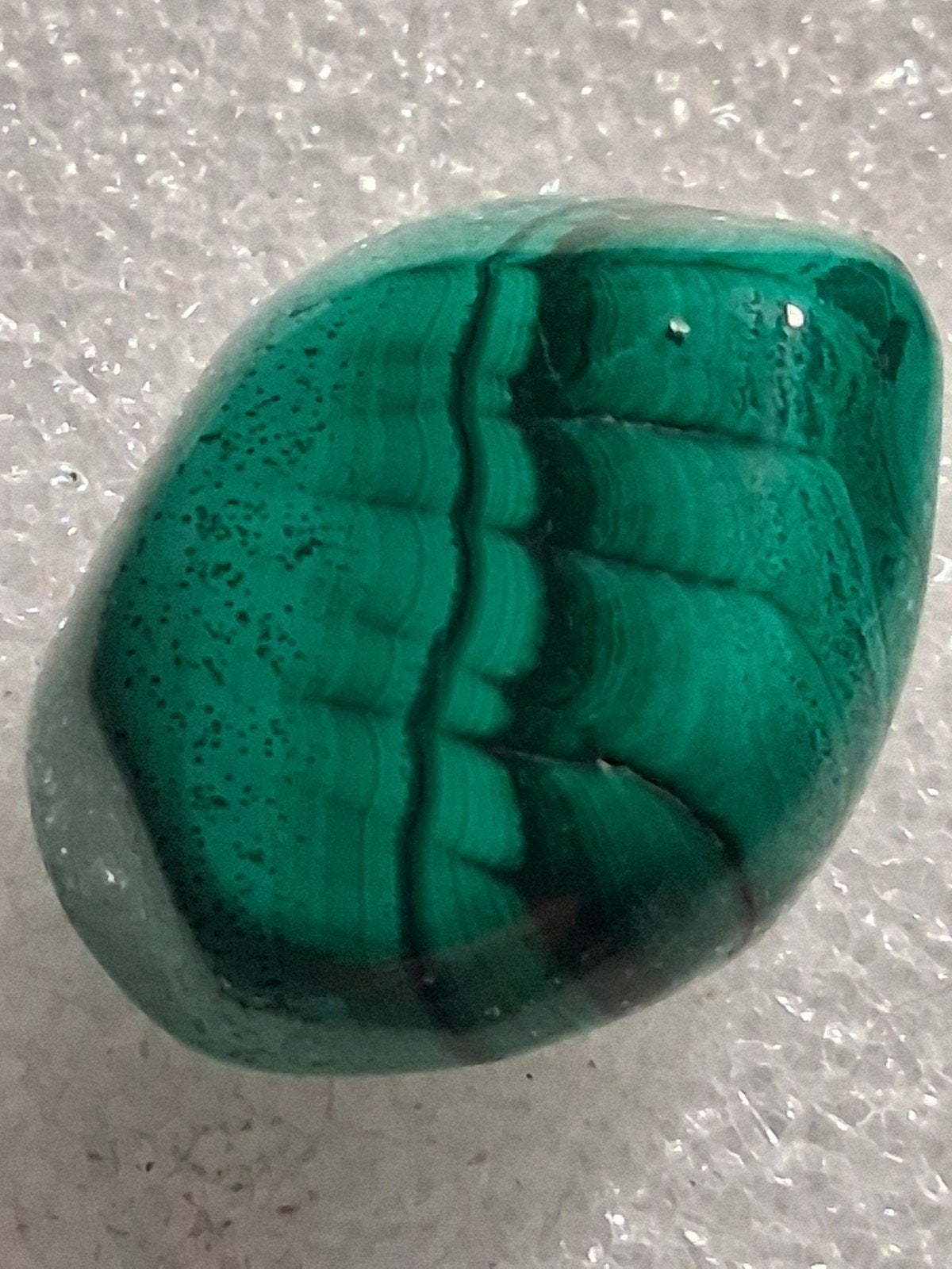 Malachiet -- 4 cm, Ophalen of Verzenden, Zo goed als nieuw