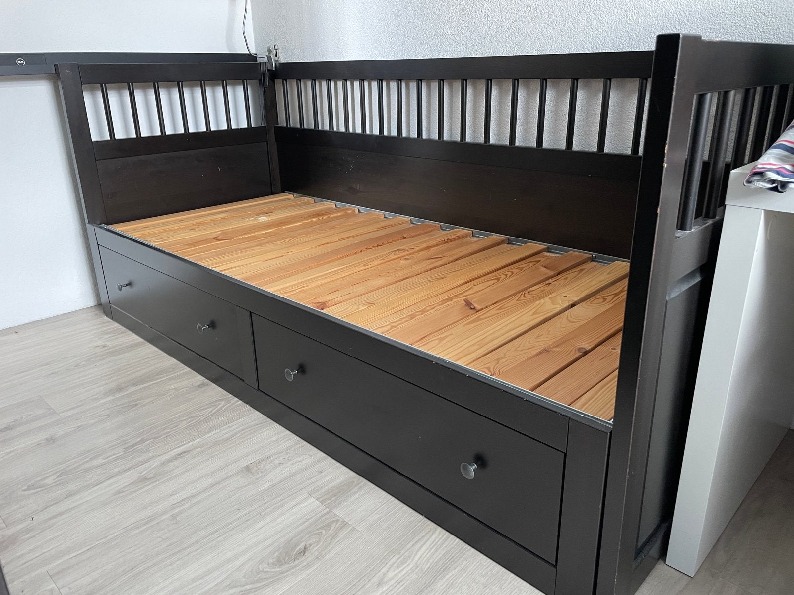 IKEA uitschuifbaar bed - bruin (een- en tweepersoons), Huis en Inrichting, Slaapkamer | Bedden, Ophalen, Bruin, Tweepersoons, Overige maten
